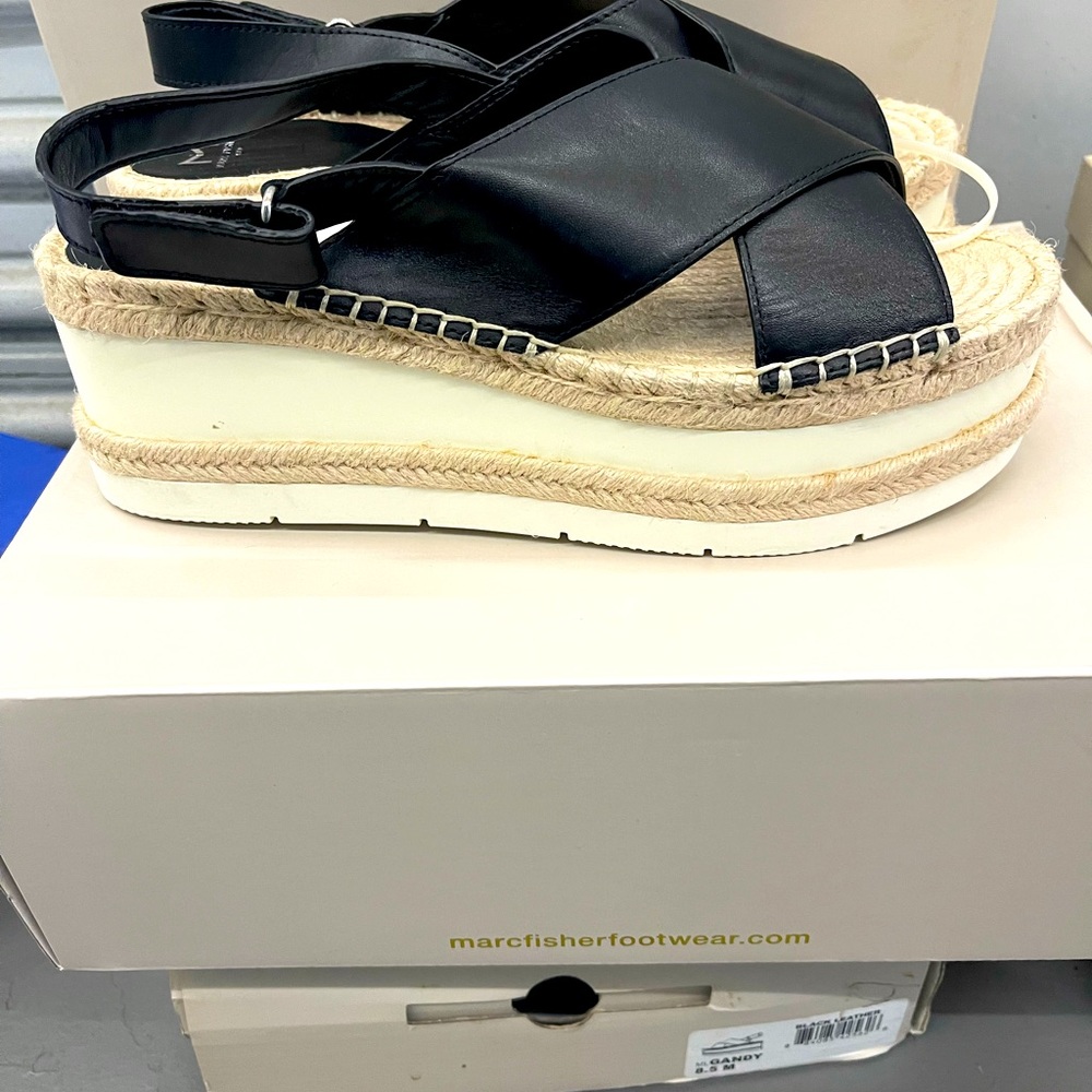 Brand new in box Marc Fisher Gandy platform leather sandals